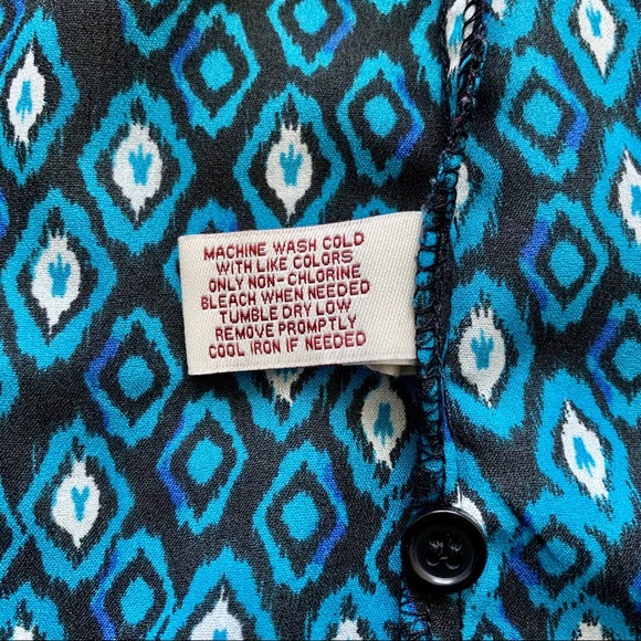 Mudd Blue Artwork Scoop Button Front Crop Blouse - Picture 10 of 11